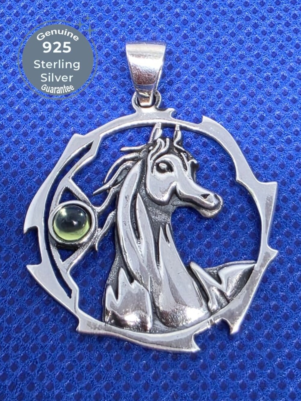 Sterling Silver 925 𝑯𝒐𝒓𝒔𝒆 𝒔𝒑𝒊𝒓𝒊𝒕 w/𝑷𝒆𝒓𝒊𝒅𝒐𝒕 stone